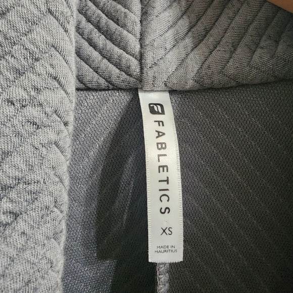 FABLETICS Vanessa Quilted Cardigan in Mid Grey   Size XS - Picture 8 of 11